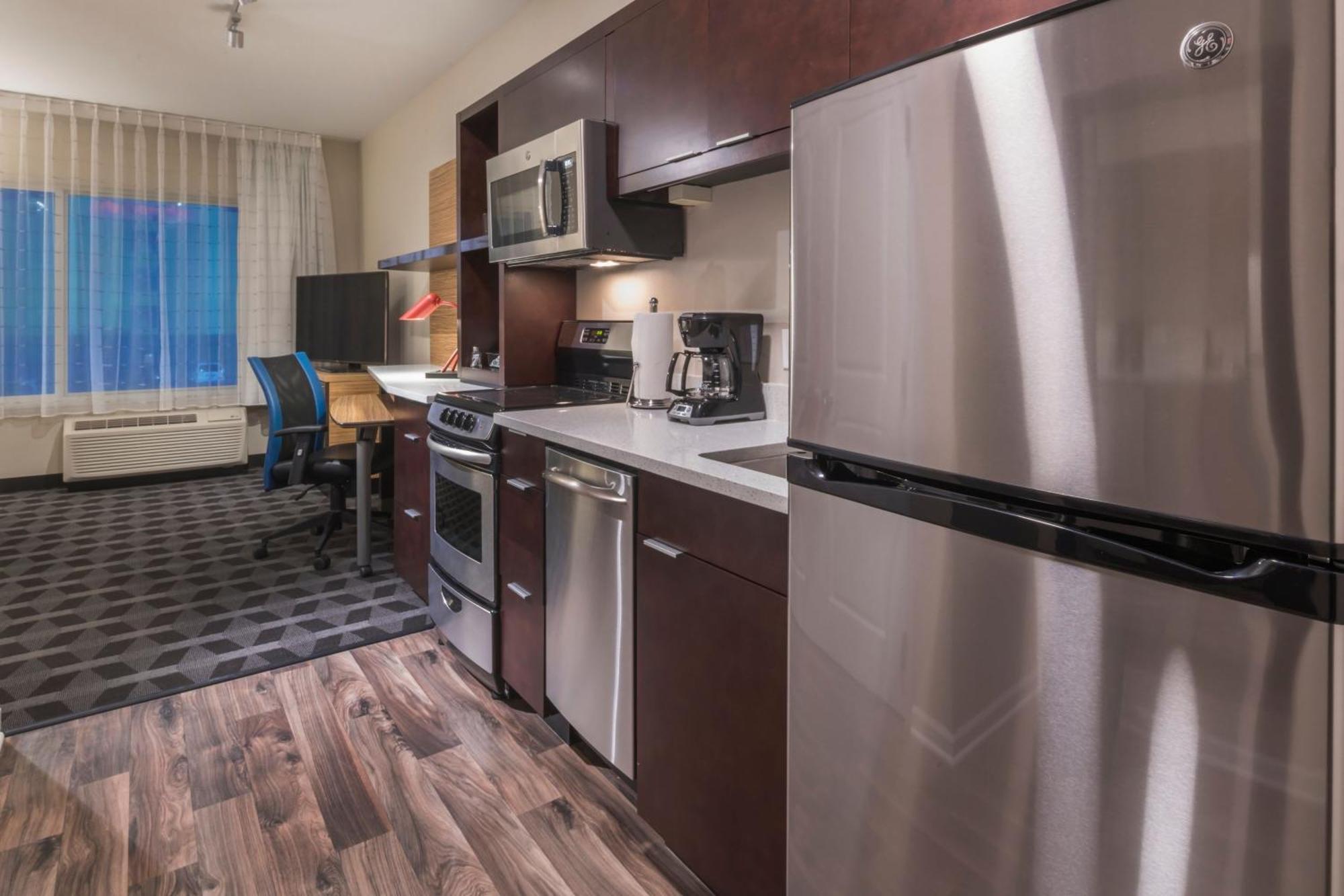 Towneplace Suites By Marriott Hays Ngoại thất bức ảnh