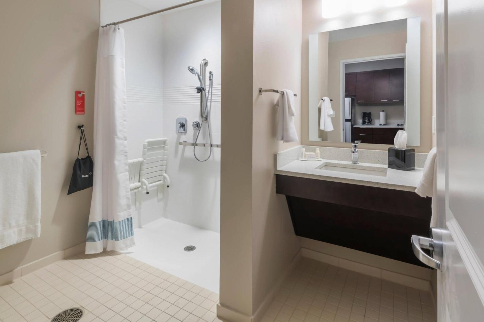 Towneplace Suites By Marriott Hays Ngoại thất bức ảnh