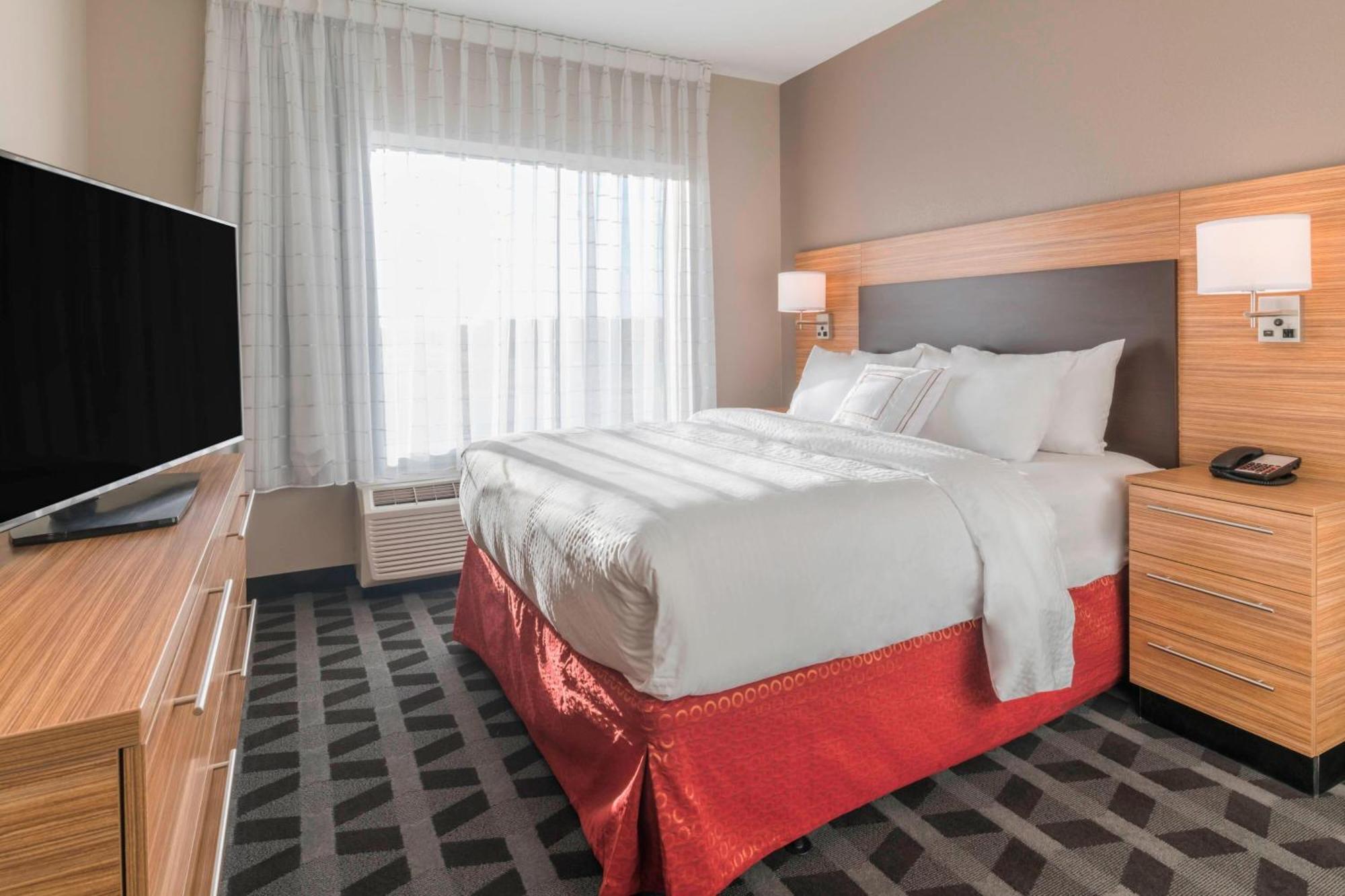 Towneplace Suites By Marriott Hays Ngoại thất bức ảnh