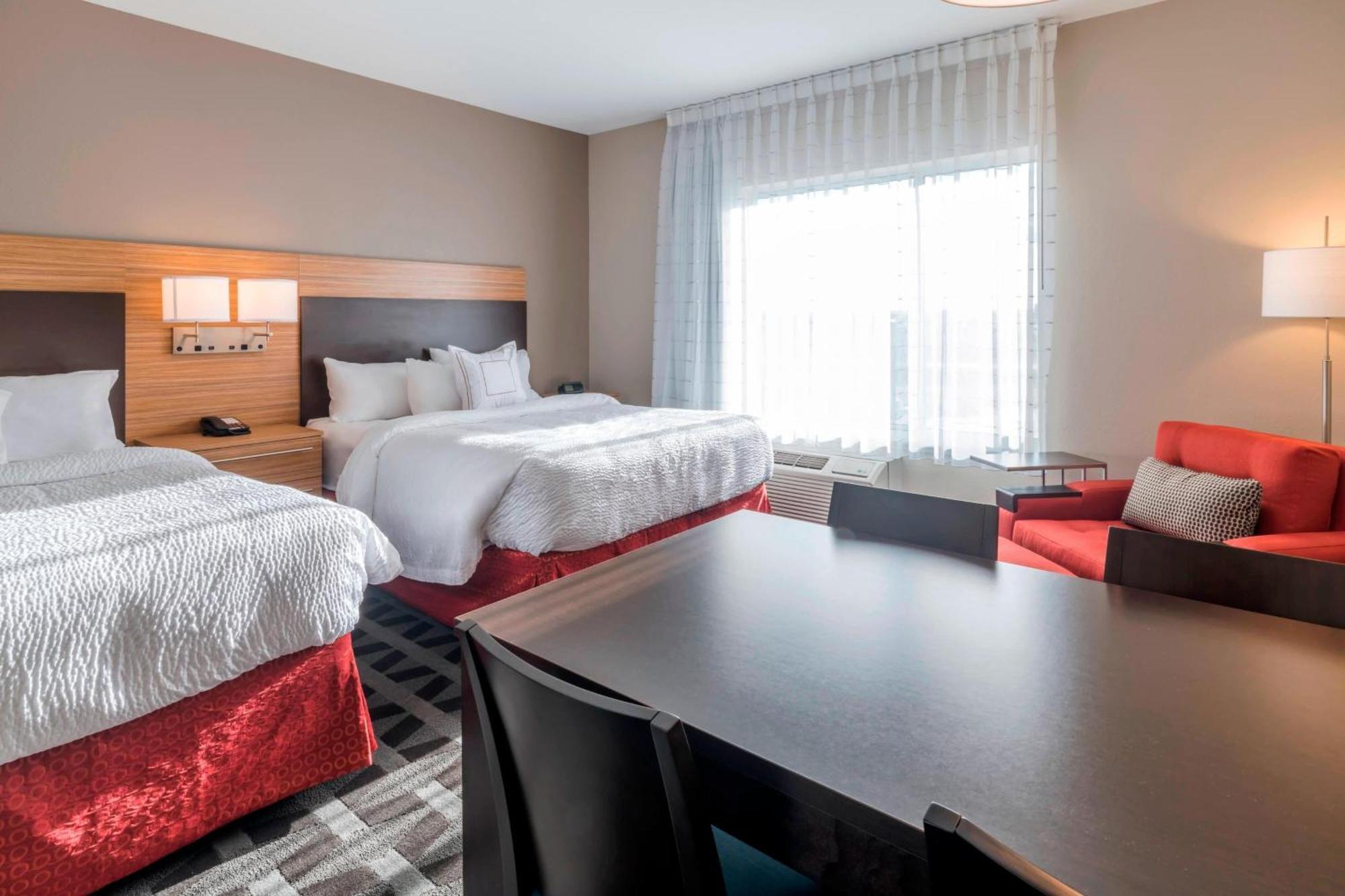 Towneplace Suites By Marriott Hays Ngoại thất bức ảnh