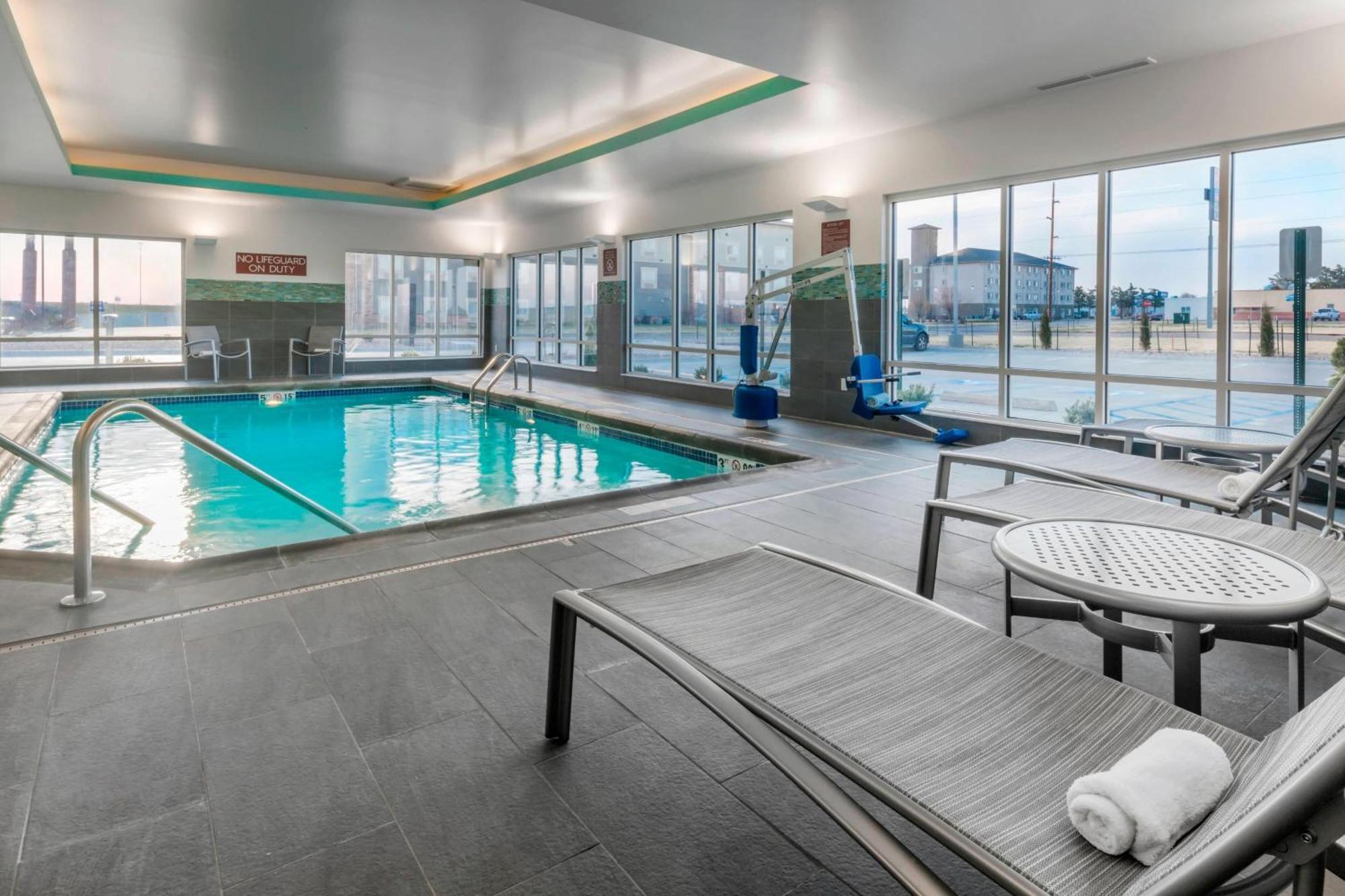 Towneplace Suites By Marriott Hays Ngoại thất bức ảnh