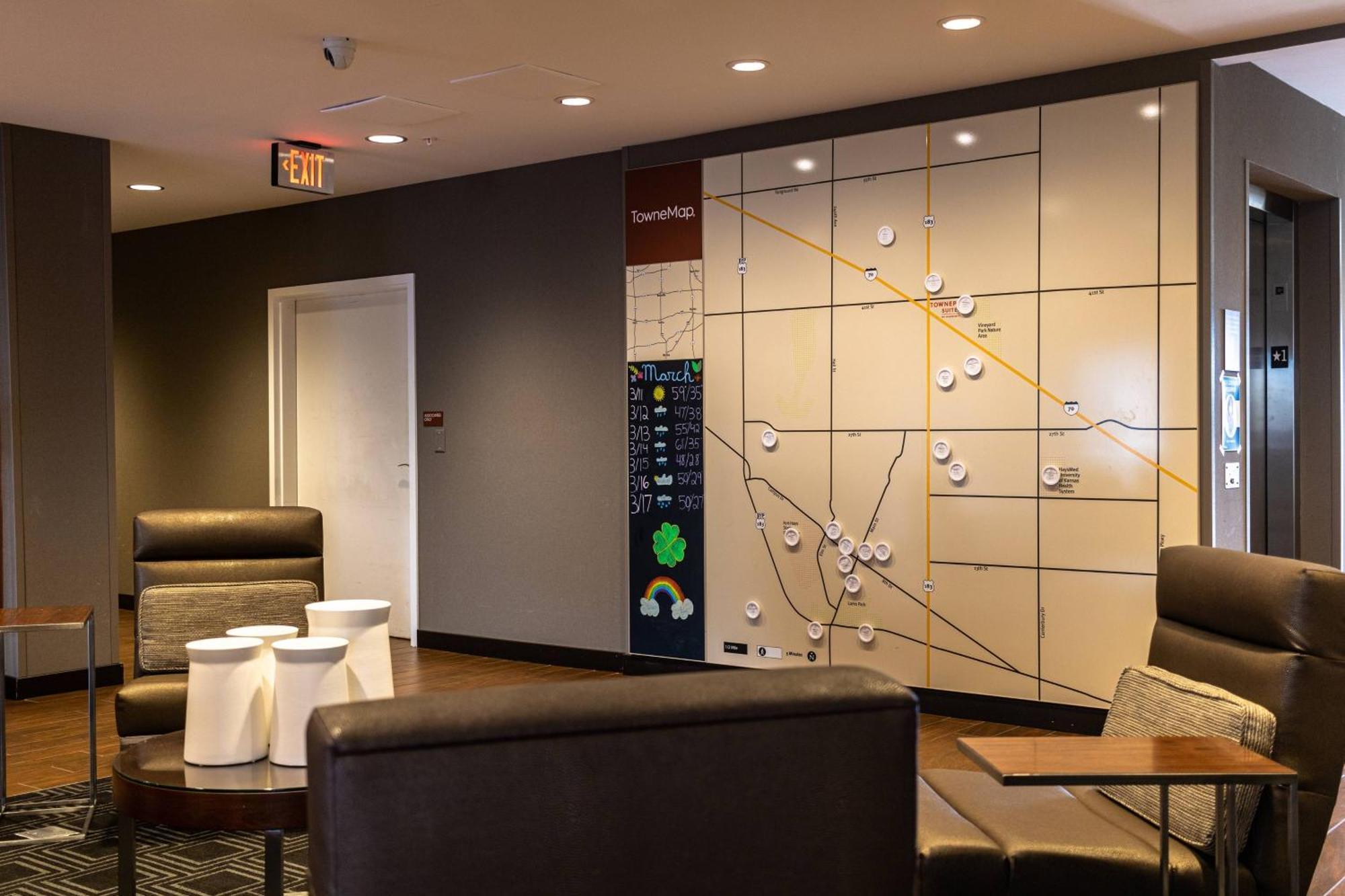 Towneplace Suites By Marriott Hays Ngoại thất bức ảnh